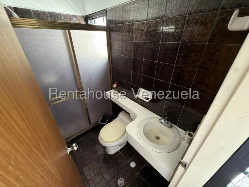 Townhouse (Multiples Niveles) en Alquiler en La Boyera, Distrito Metropolitano - 20