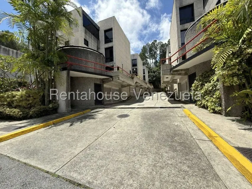 Townhouse (Multiples Niveles) en Alquiler en La Boyera, Distrito Metropolitano - 3