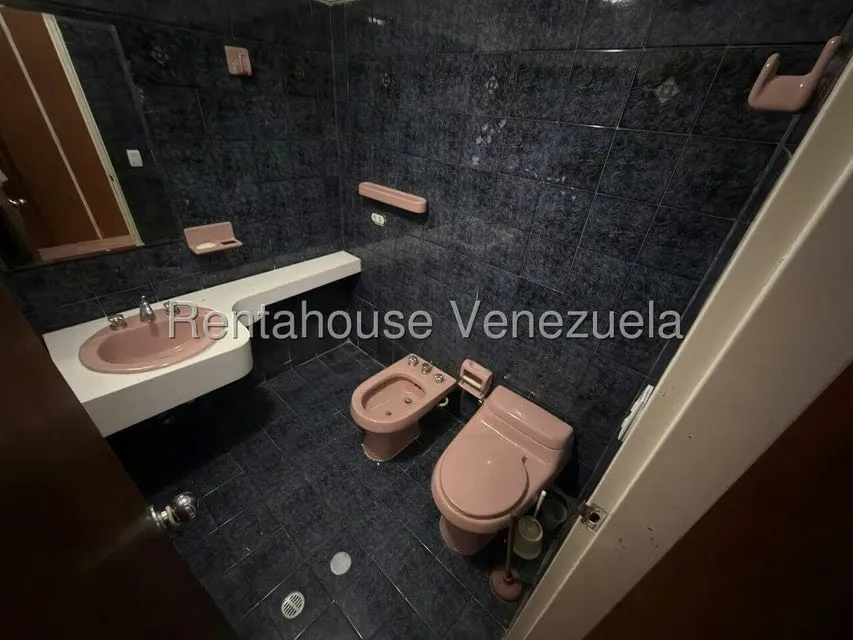 Townhouse (Multiples Niveles) en Alquiler en La Boyera, Distrito Metropolitano - 22