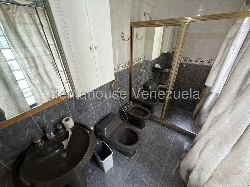Townhouse (Multiples Niveles) en Alquiler en La Boyera, Distrito Metropolitano - 26