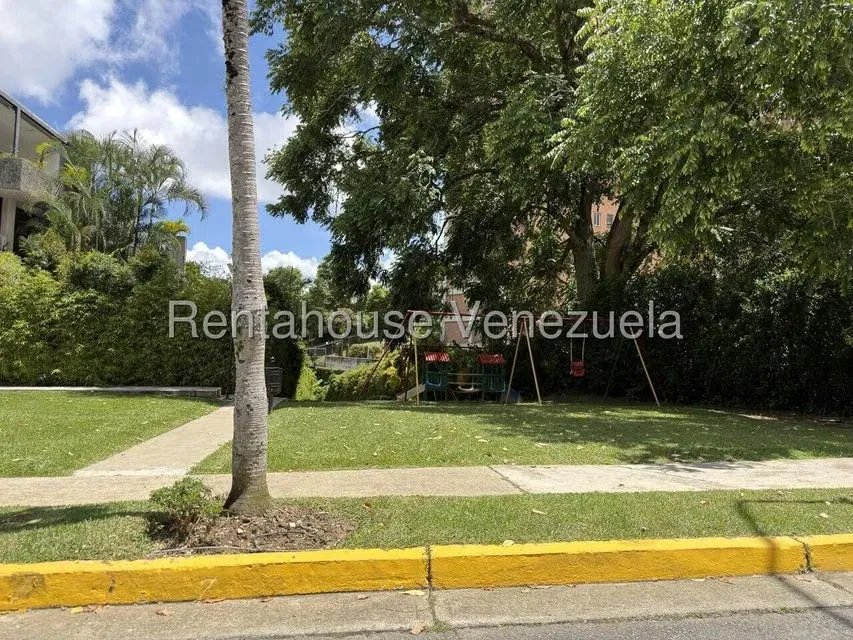 Townhouse (Multiples Niveles) en Alquiler en La Boyera, Distrito Metropolitano - 4