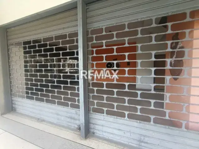 ALQUILER LOCAL COMERCIAL EN CONJ. RES. COM. ARAGUANEY