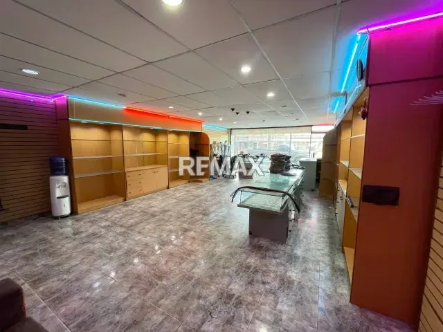 LOCAL COMERCIAL EN LA AVENIDA SANTIAGO MARIÑO, CENTRO COMERCIAL LA GAVIOTA - 5