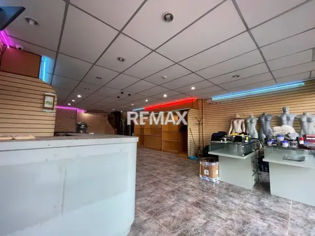 LOCAL COMERCIAL EN LA AVENIDA SANTIAGO MARIÑO, CENTRO COMERCIAL LA GAVIOTA - 10