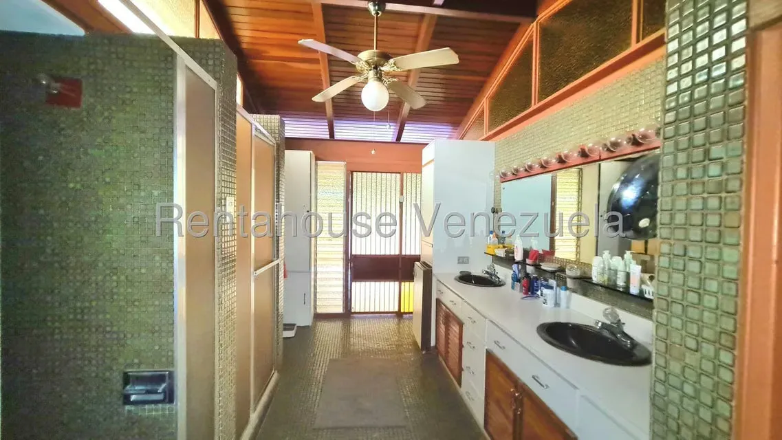 Casa (Multipes Niveles) en Venta en Colinas de Los Ruices, Distrito Metropolitano - 19