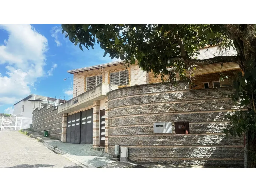 CASA - URB. MIRANDA - 350 Mts2