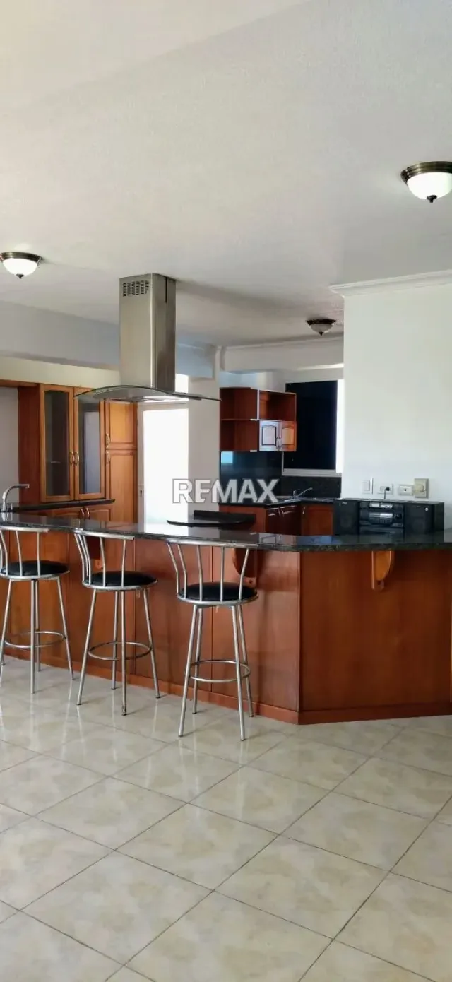 En venta Pent House Residencias katuiska avenida Bolivar L:echeria - 2