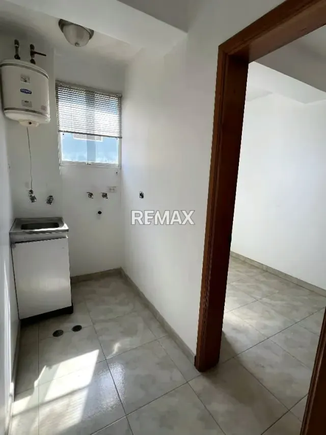En venta Pent House Residencias katuiska avenida Bolivar L:echeria - 3