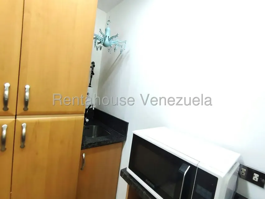 Apartamento (1 Nivel) en Alquiler en Lomas de Chuao, Distrito Metropolitano - 12