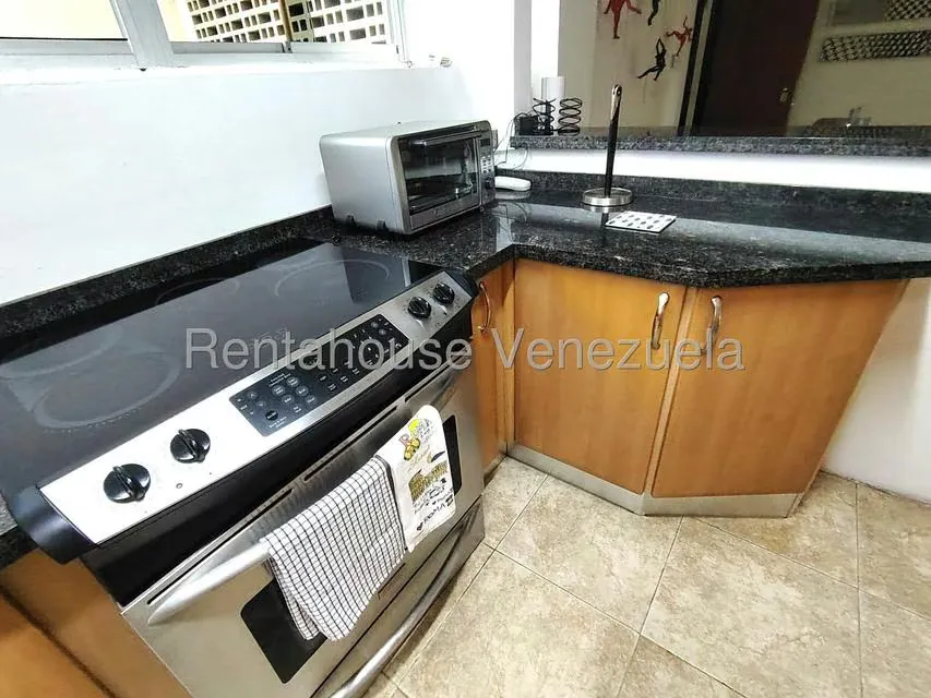 Apartamento (1 Nivel) en Alquiler en Lomas de Chuao, Distrito Metropolitano - 15