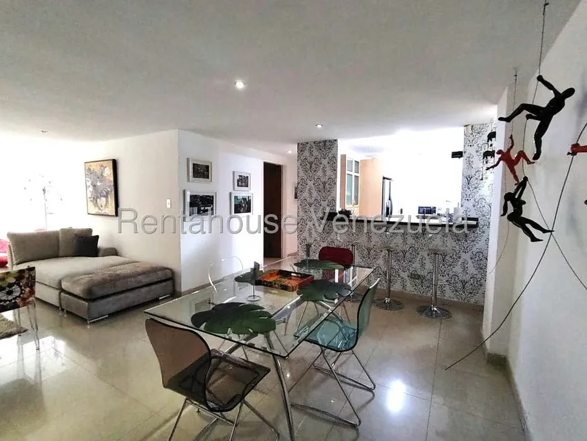 Apartamento (1 Nivel) en Alquiler en Lomas de Chuao, Distrito Metropolitano - 3