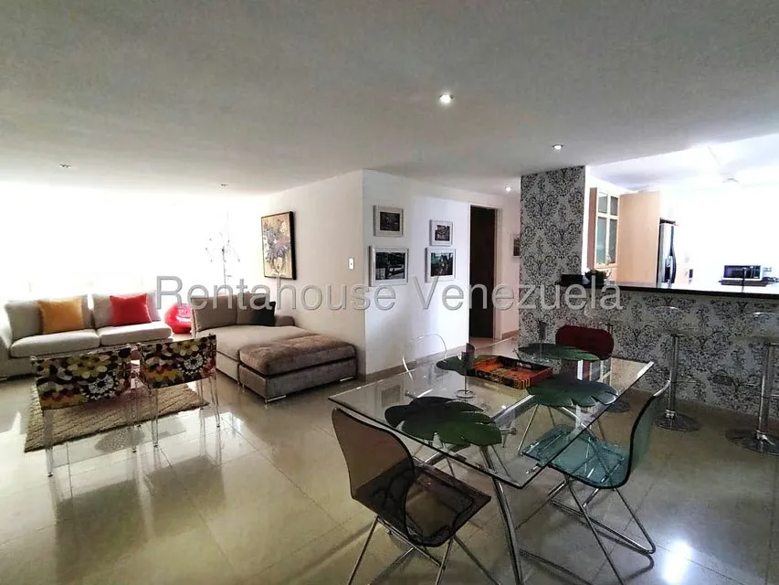 Apartamento (1 Nivel) en Alquiler en Lomas de Chuao, Distrito Metropolitano - 4
