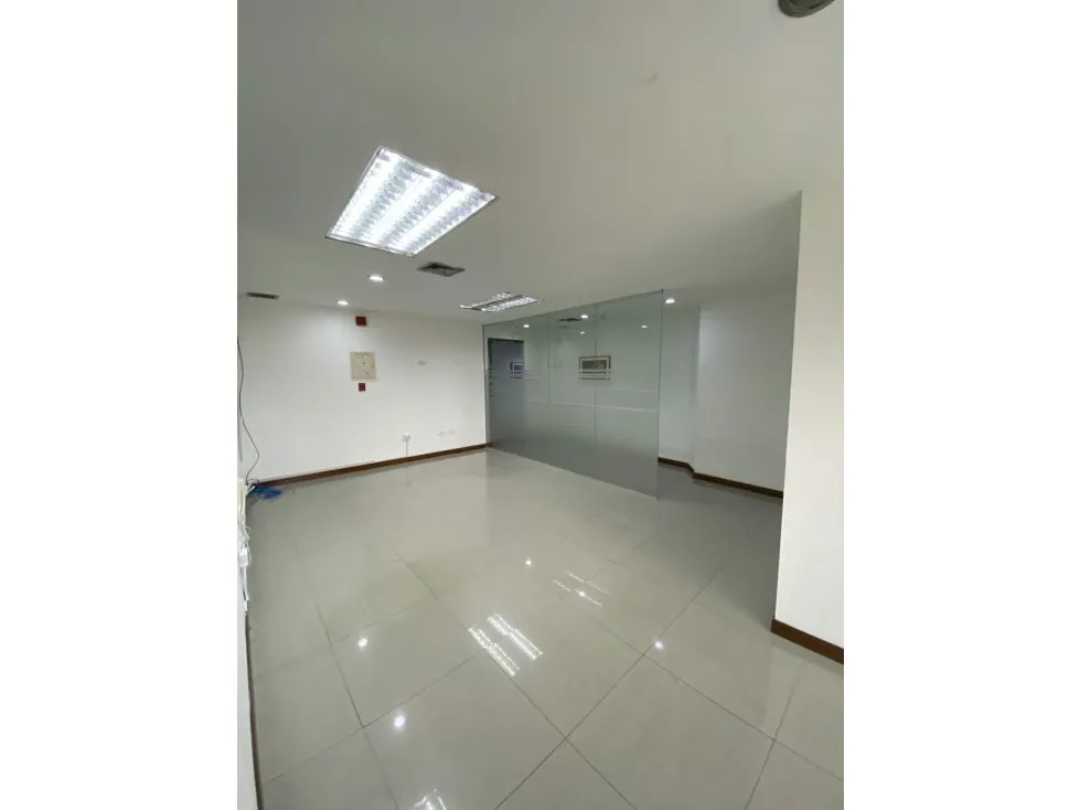 OFICINA EN ALQUILER 120 M2 - URB. LOS RUICES