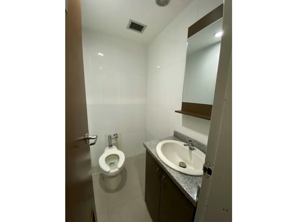 OFICINA EN ALQUILER 120 M2 - URB. LOS RUICES - 11