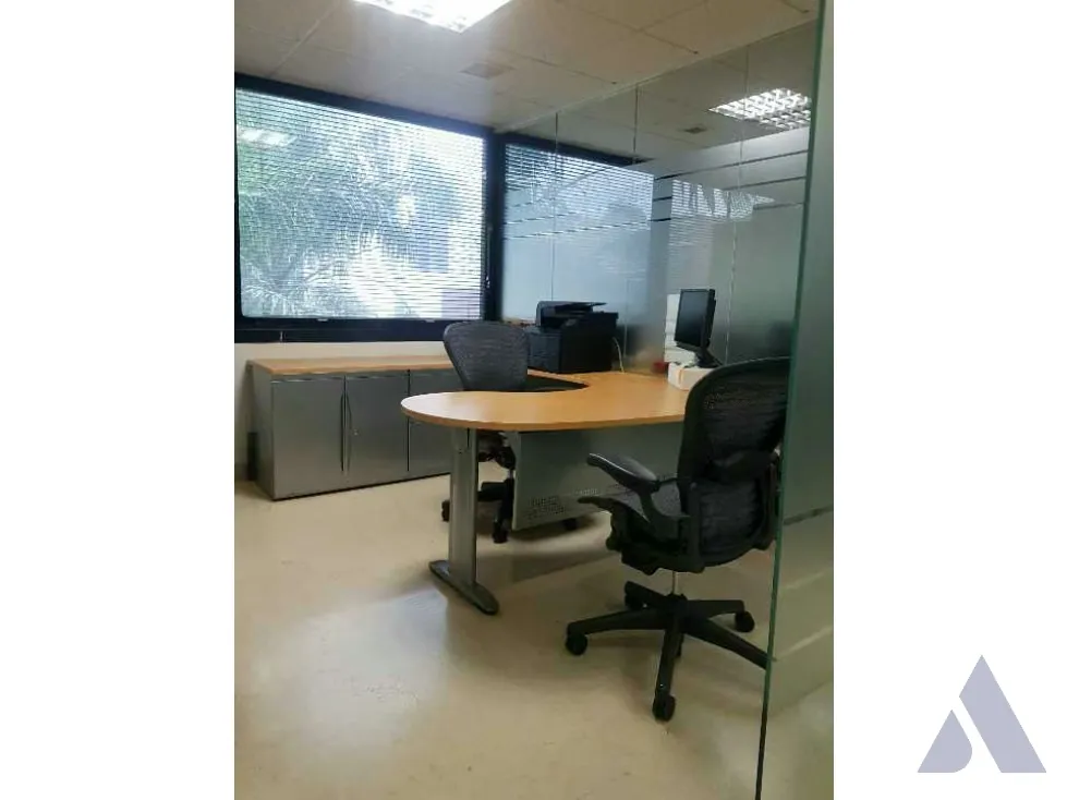 Se alquila oficina 290m2 El Rosal 3237 - 6