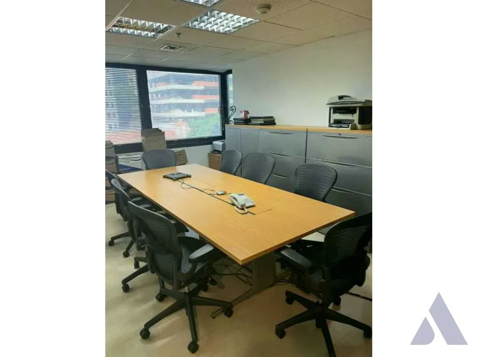 Se alquila oficina 290m2 El Rosal 3237 - 7
