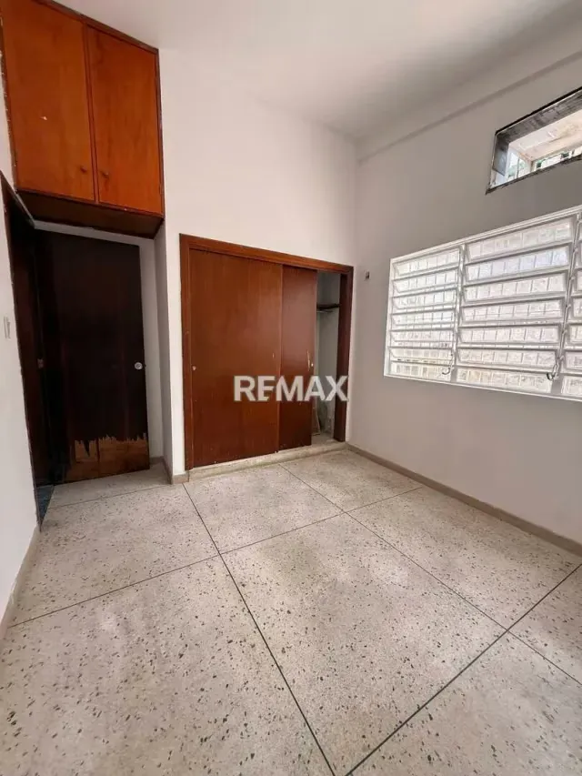 Casa en Trigal Centro ideal para ser comercial en plena av Alejo Zuloaga - 19