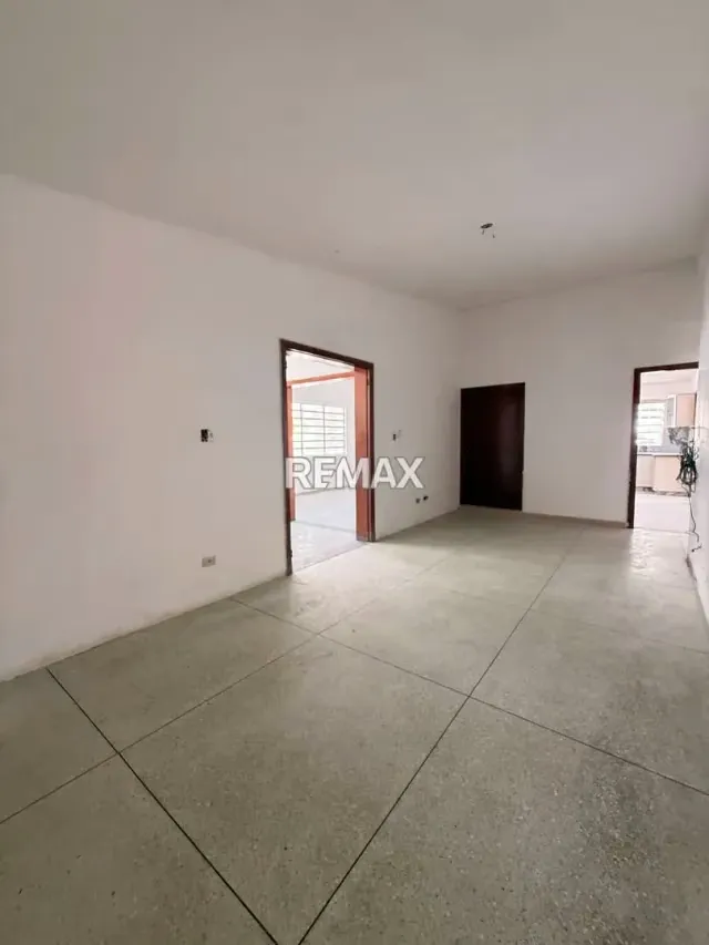 Casa en Trigal Centro ideal para ser comercial en plena av Alejo Zuloaga - 2