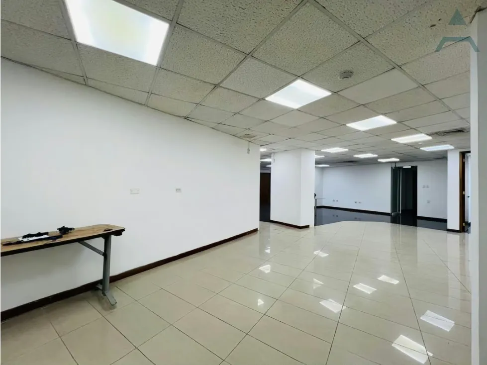 Se alquila Local 245m² Chuao - 4