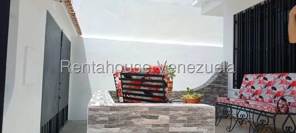 Casa (Multipes Niveles) en Venta en El Country, Trujillo - 4