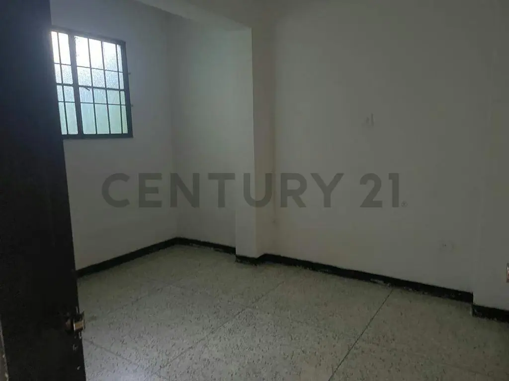En venta Edificio Mixto en Catia. 477 USD x m² | con Local y Apartamentos - 14