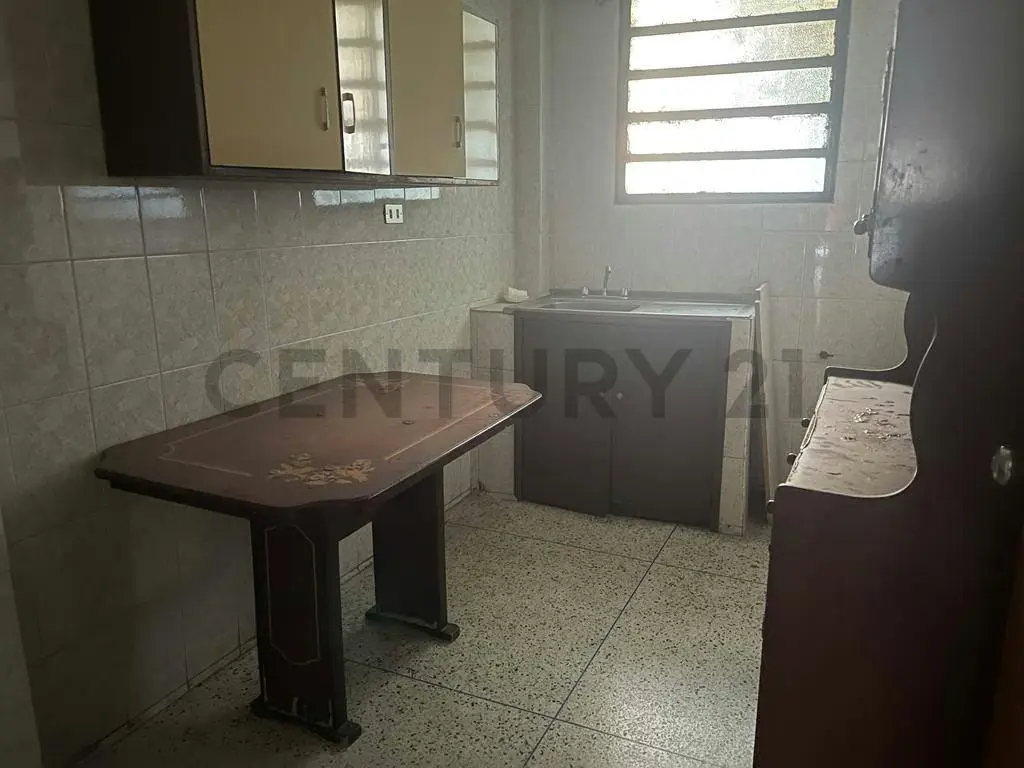 En venta Edificio Mixto en Catia. 477 USD x m² | con Local y Apartamentos - 9