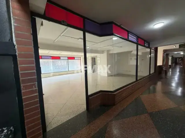 LOCAL COMERCIAL EN ALQUILER N 40 EN EL CENTRO COMERCIAL GUARAUNO