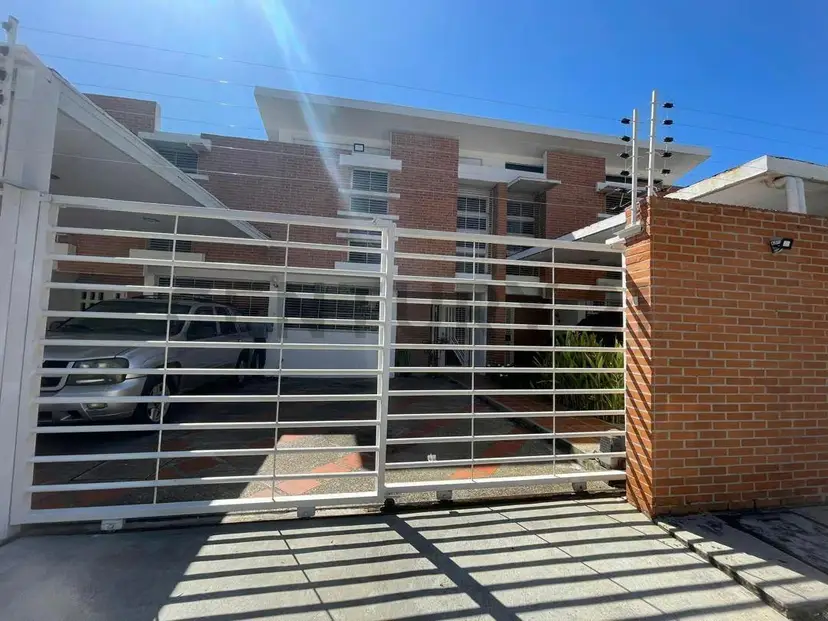 En Venta hermoso Town House en Mañongo