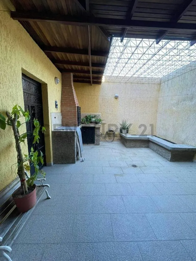En Venta hermoso Town House en Mañongo - 5