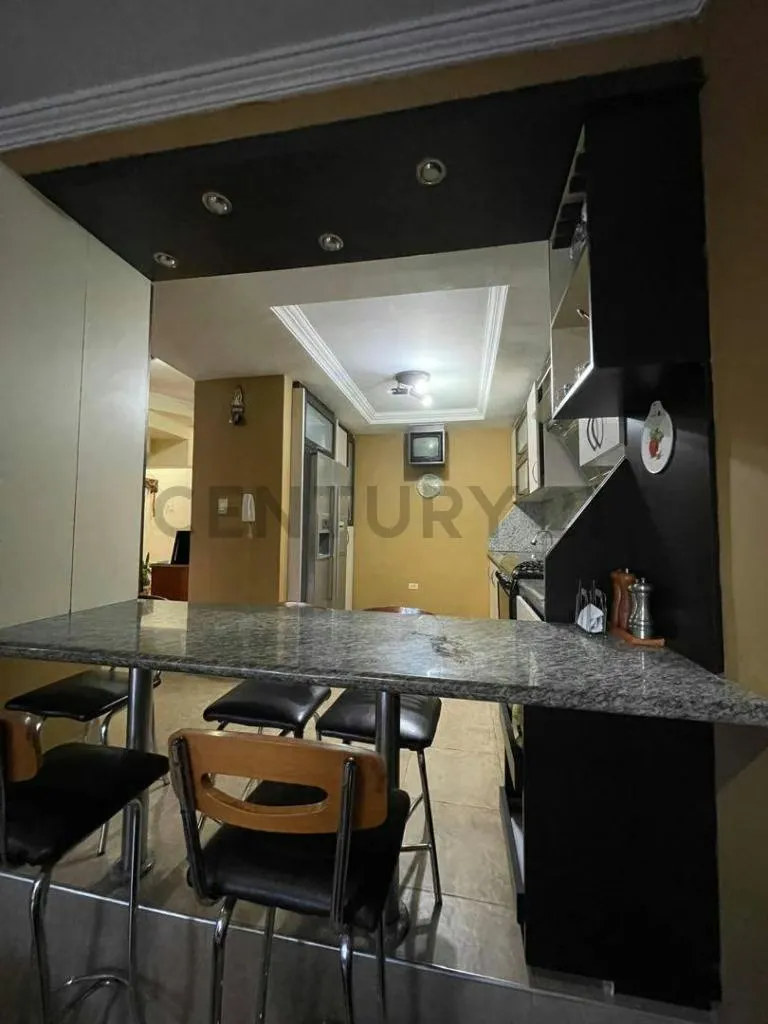 En Venta hermoso Town House en Mañongo - 7