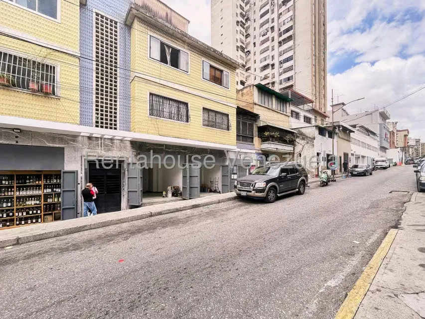 Local Comercial en Alquiler en Parroquia La Candelaria, Distrito Metropolitano - 2