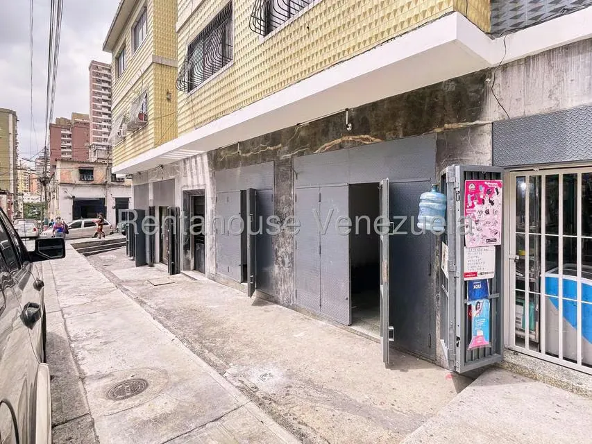 Local Comercial en Alquiler en Parroquia La Candelaria, Distrito Metropolitano - 11