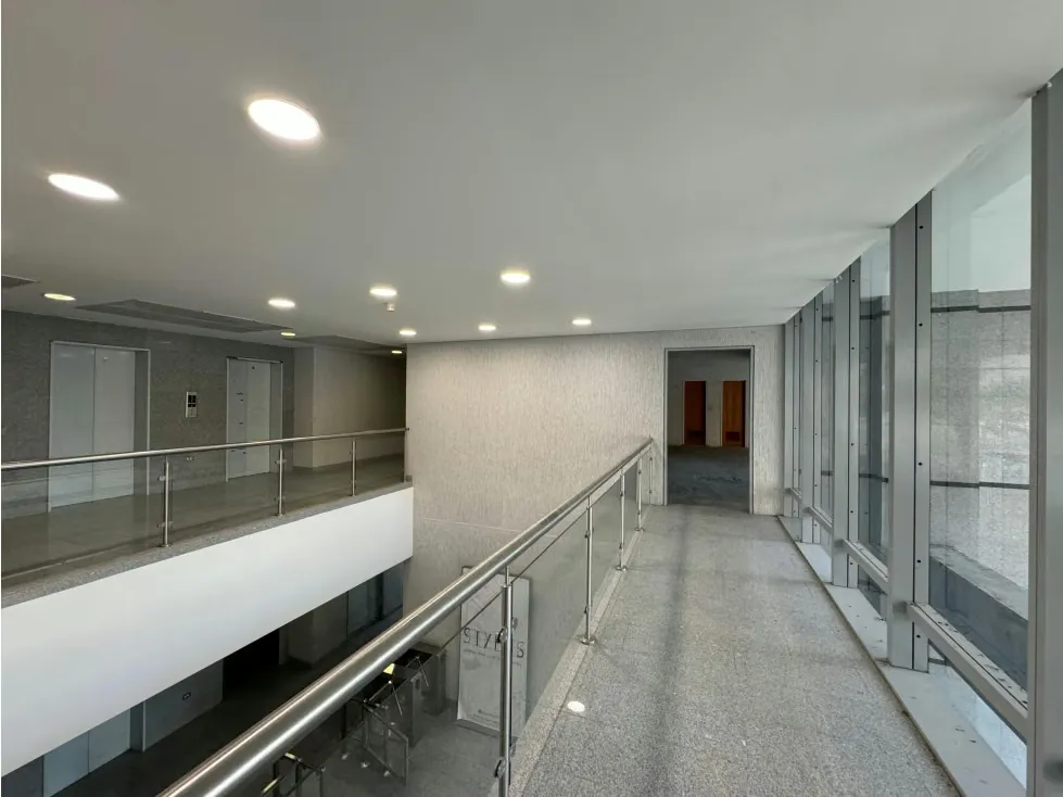 Oficinas/ Local Comercial a estrenar en Boleíta Norte.1203,66 M2 - 7