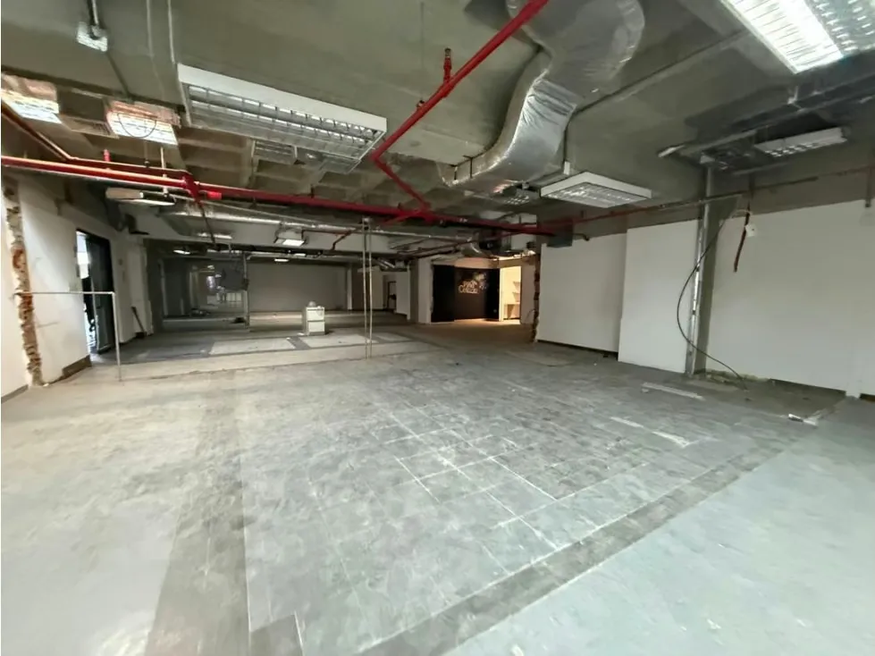 Se Alquila Local Comercial 200m² Los Palos Grandes - 12