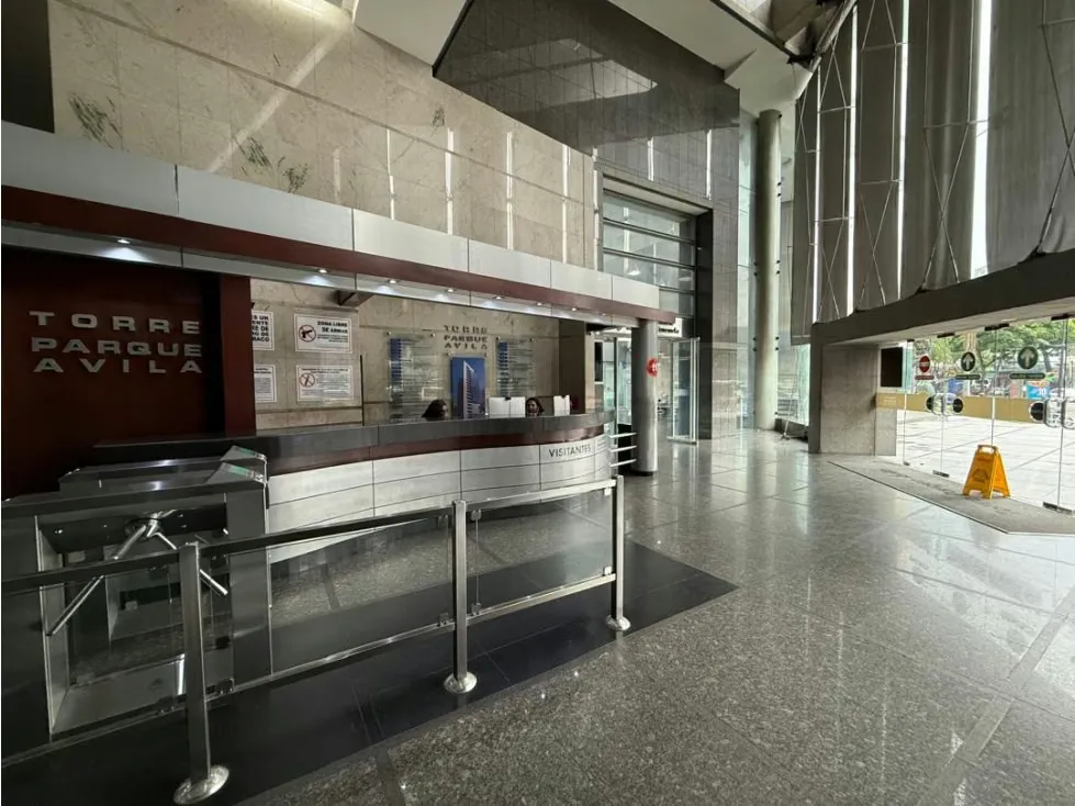 Se Alquila Local Comercial 200m² Los Palos Grandes - 4