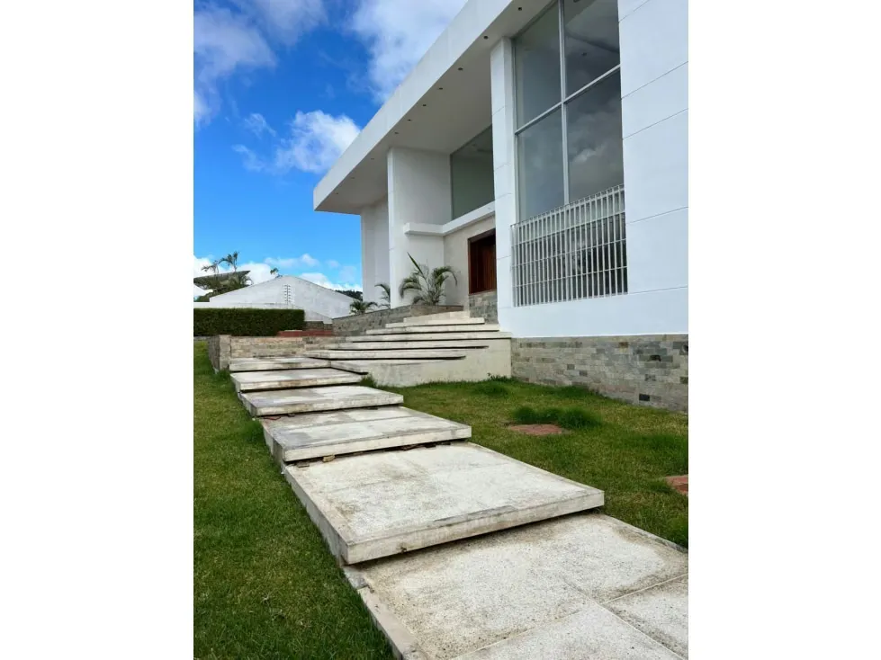 Se vende casa 2200m2 La Lagunita 1419 - 2