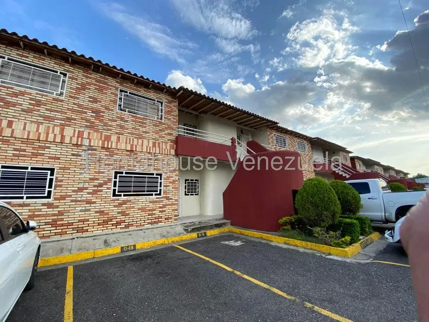 Apartamento (1 Nivel) en Venta en Zona Industrial Saman de Guere, Aragua - 2