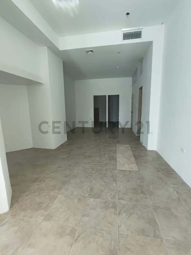 Venta de local comercial en la avenida principal de lecheria - 2