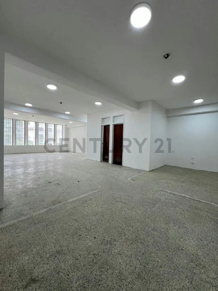 En venta espacioso y confortable Local Oficina ubicado en San Martin - 2