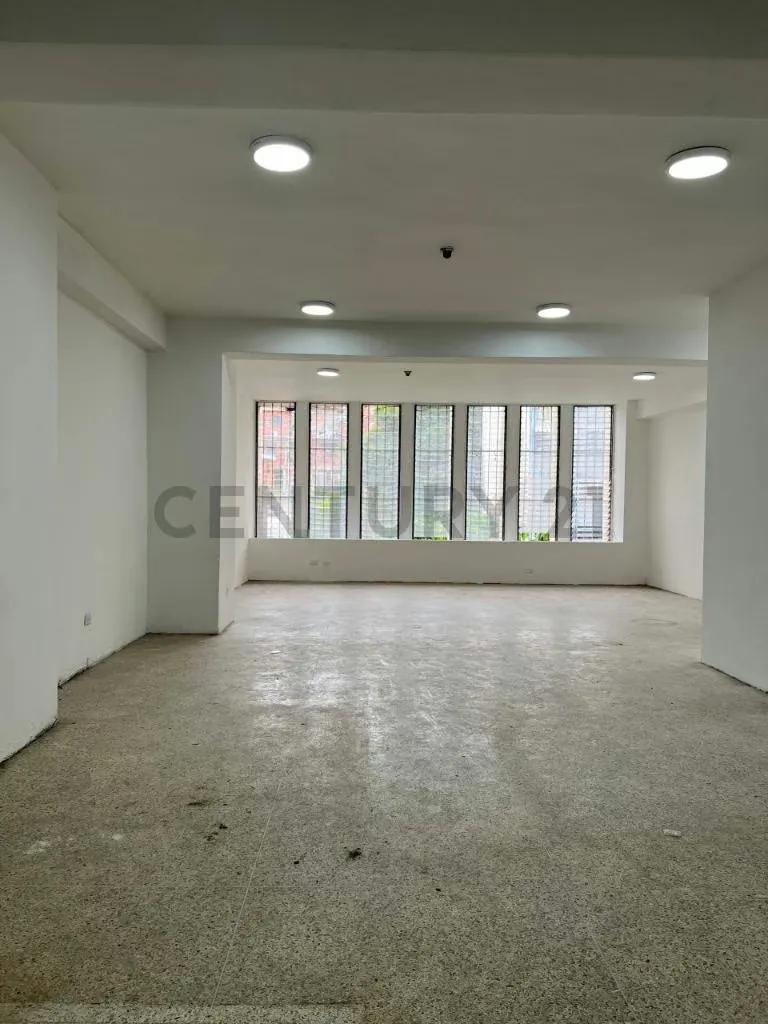 En venta espacioso y confortable Local Oficina ubicado en San Martin - 4