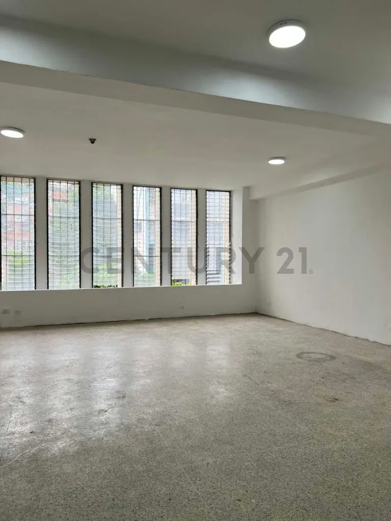 En venta espacioso y confortable Local Oficina ubicado en San Martin - 5