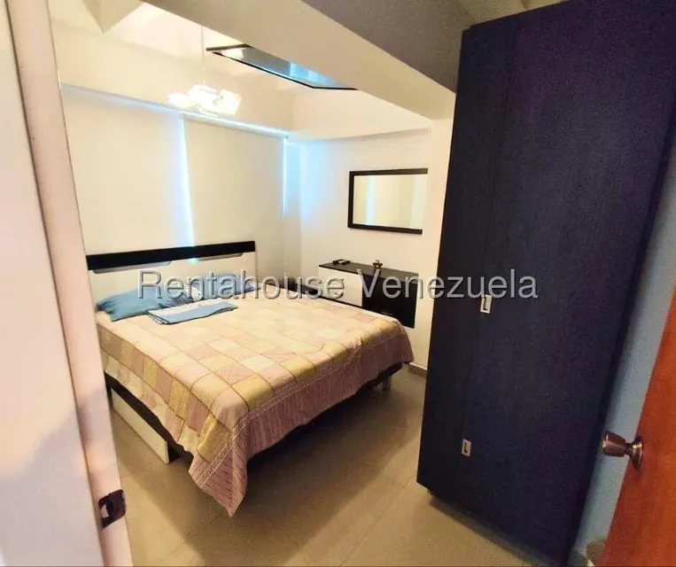 Apartamento (1 Nivel) en Alquiler en Parroquia La Candelaria, Distrito Metropolitano - 12