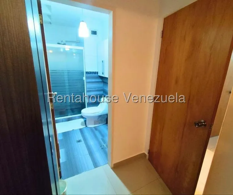 Apartamento (1 Nivel) en Alquiler en Parroquia La Candelaria, Distrito Metropolitano - 13