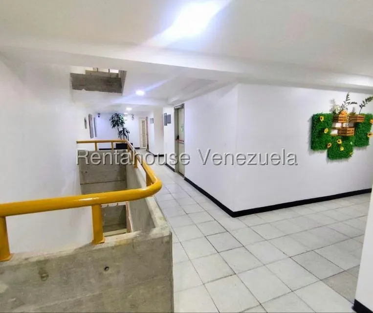 Apartamento (1 Nivel) en Alquiler en Parroquia La Candelaria, Distrito Metropolitano - 3