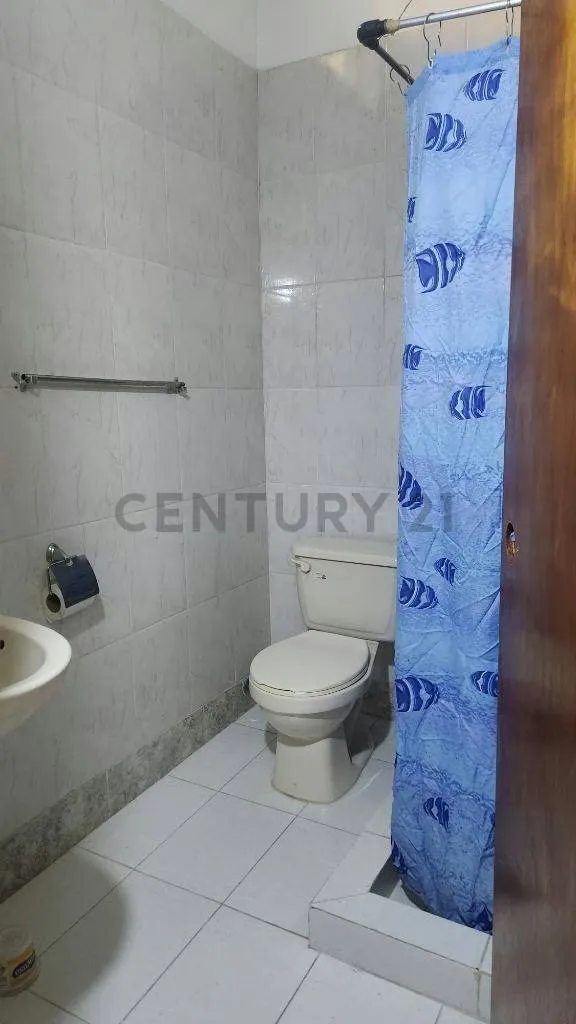EN VENTA CASA CON ANEXO en Urb Tara, próximo al CC La Cascada en Carrizal - 12