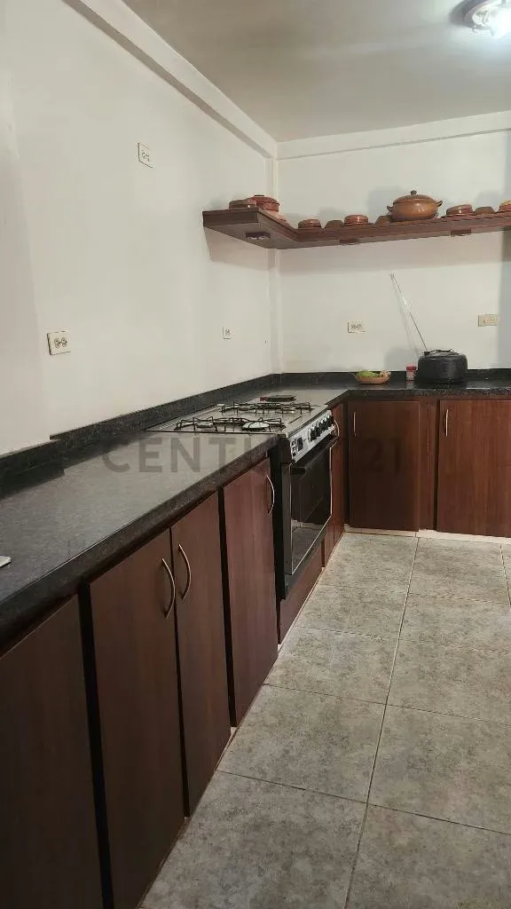EN VENTA CASA CON ANEXO en Urb Tara, próximo al CC La Cascada en Carrizal - 6