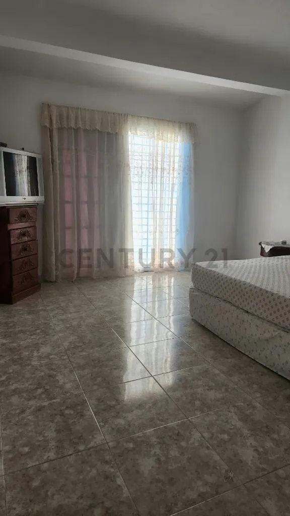 EN VENTA CASA CON ANEXO en Urb Tara, próximo al CC La Cascada en Carrizal - 10