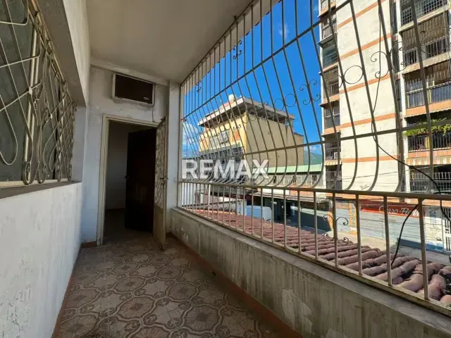Casa Comercial en Venta, con Alto Potencial Comercial, Centro de Guatire - 15