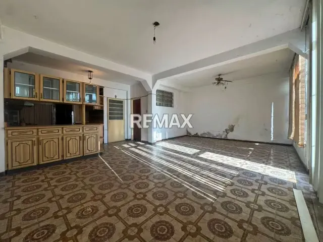 Casa Comercial en Venta, con Alto Potencial Comercial, Centro de Guatire - 10