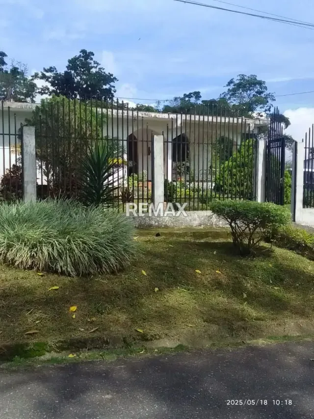 Hermosa Quinta Mis Devotos, Ubicada en el Sector El Prado, Municipio Monte Carmelo, Escuque, Trujillo